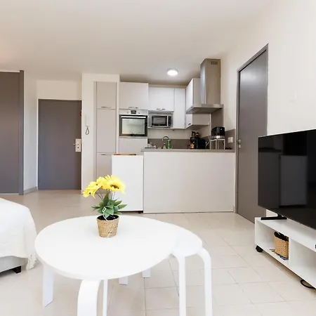 Les Pins Bleus Apartamento *